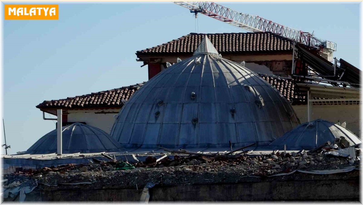 Depremden etkilenen tarihi çarşı hamamı restore edilecek
