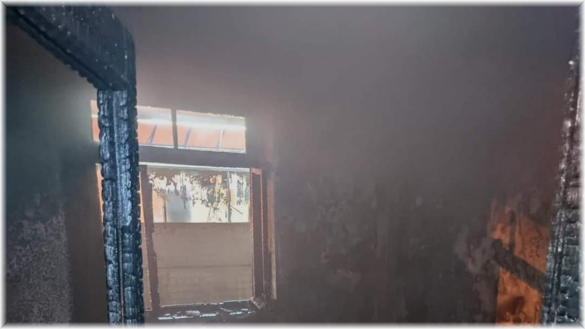 Elazığ'da metruk evde korkutan yangın