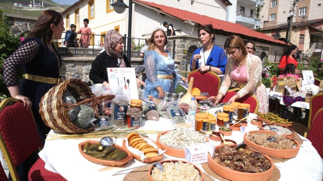 Hakkari'de 'Yöresel Lezzetler Festivali' düzenlendi