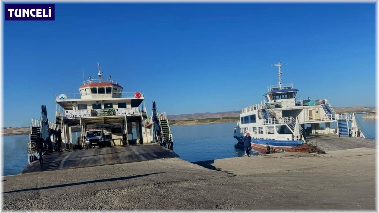 Şiddetli rüzgar feribot seferlerini durdurdu