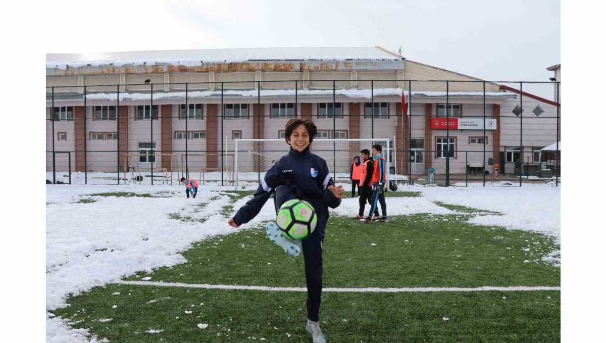 13 yaşındaki Saldıray Berk, yeteneği ile hayran bırakıyor