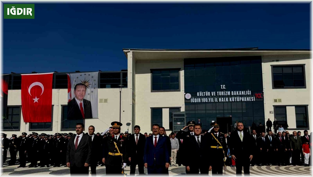 29 Ekim Cumhuriyet Bayramı çelenk sunma töreni düzenlendi