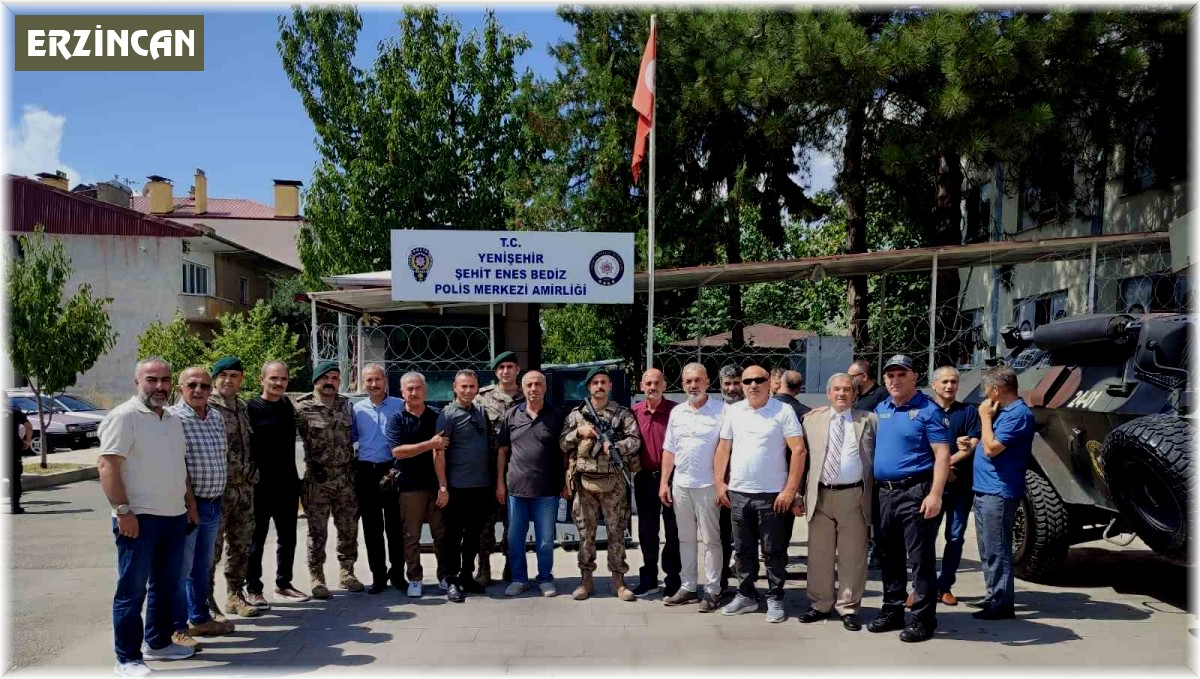 30 yıl önce şehit edilen silah arkadaşlarını unutmadılar