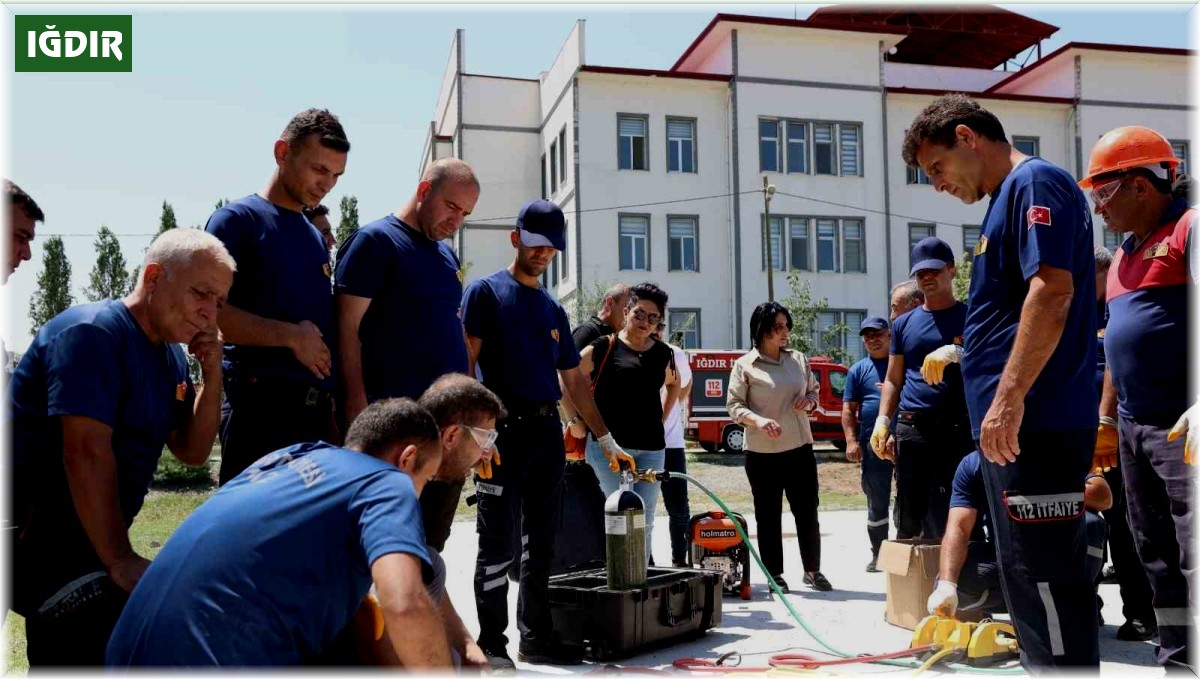 AFAD'tan , itfaiye personeline arama kurtarma eğitimi verdi