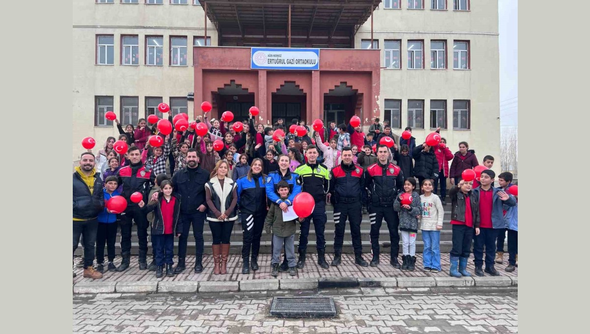 Ağrı'da 320 öğrenciye güvenlik ve polislik mesleği eğitimi verildi