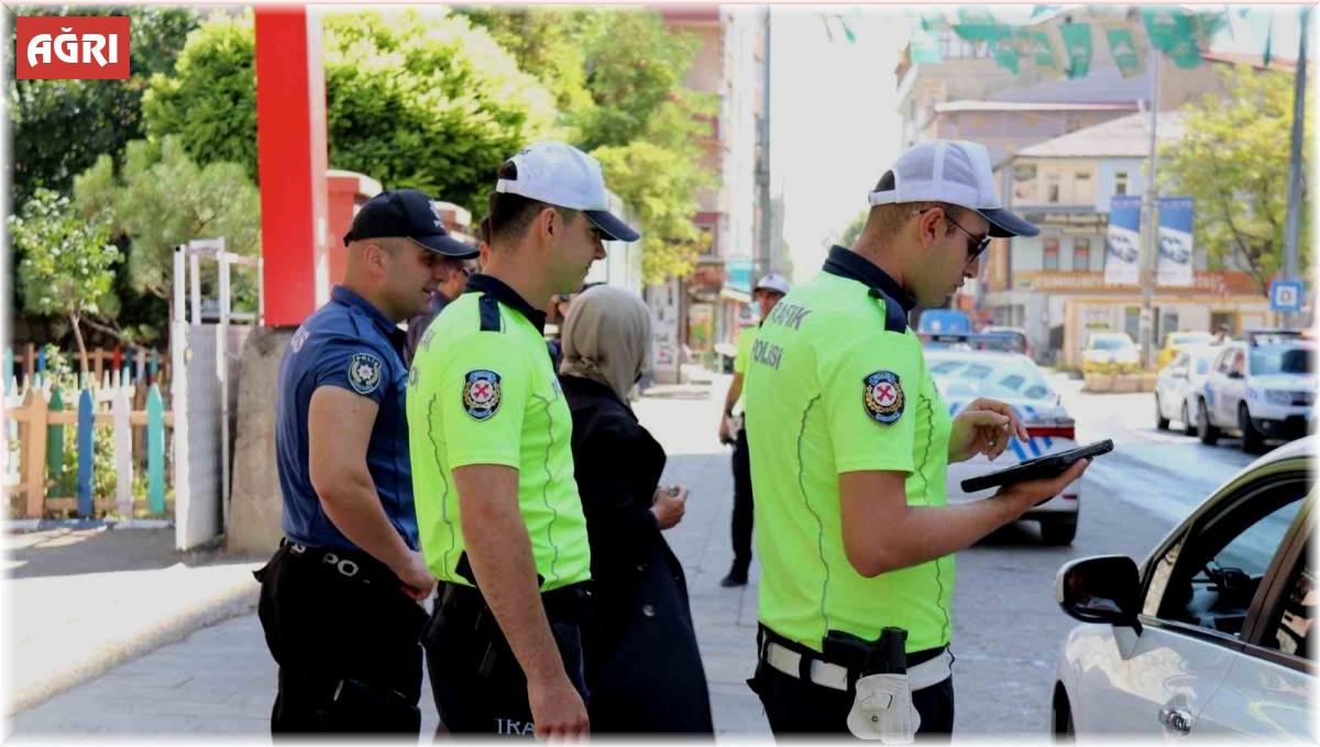 Ağrı'da okul servisleri ve güzergahları ilk gün denetlendi