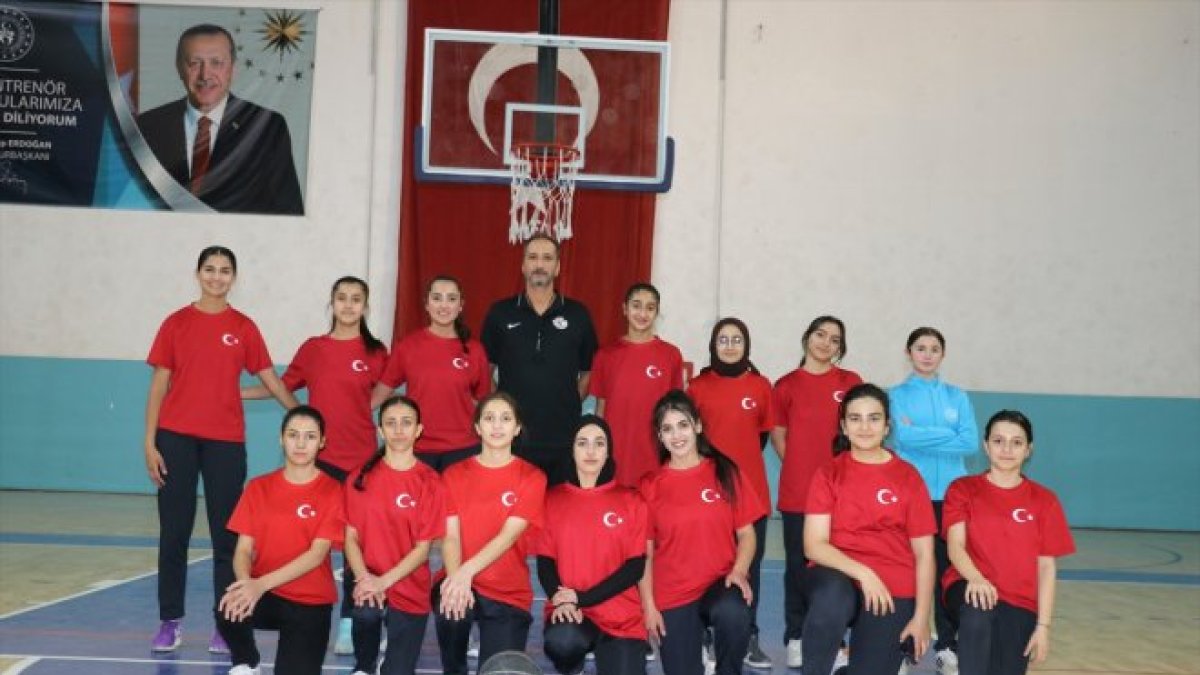 Ağrı'da taramayla keşfedilen genç yetenekler, basketbol eğitimi alıyor