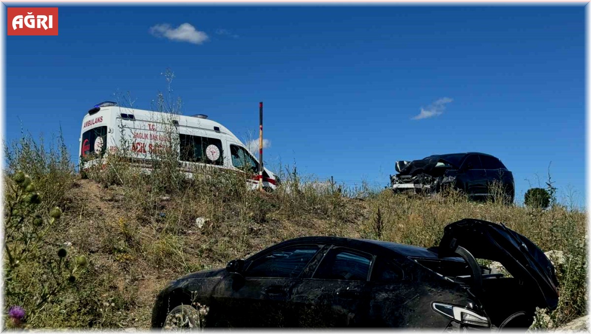 Ağrı'da trafik kazası: 13 yaralı