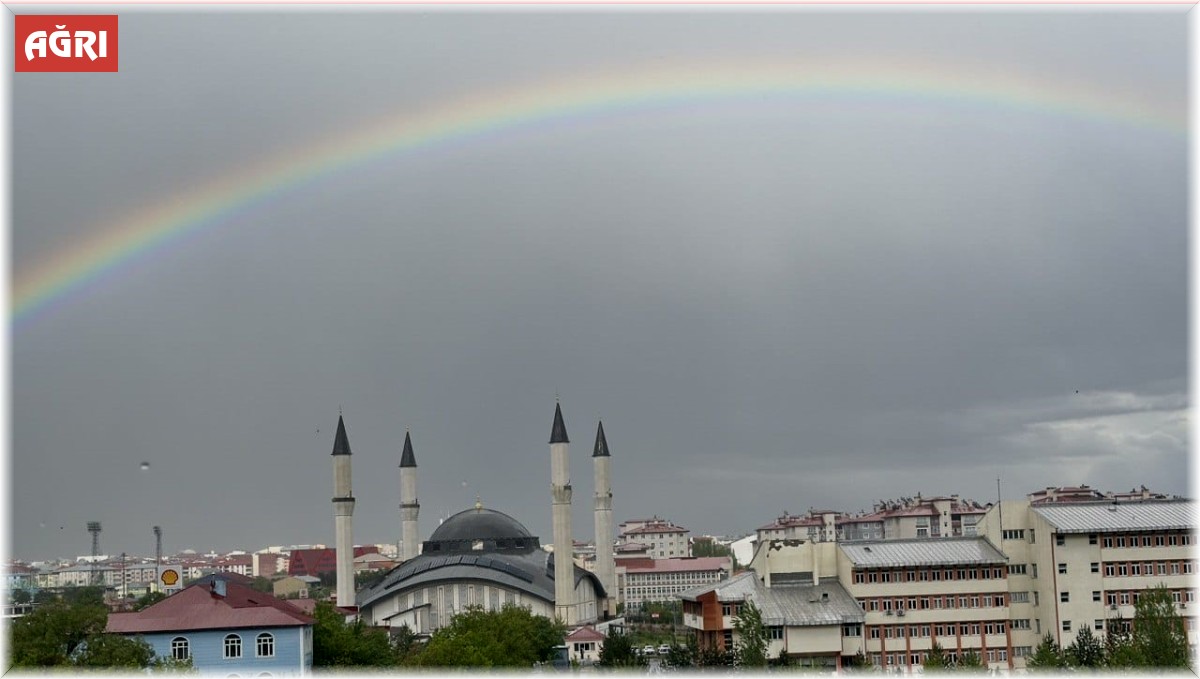 Ağrı'da yağmur sonrası gökkuşağı şöleni