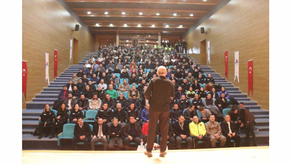 Ağrı Emniyet Müdürlüğü'nde "Polis Teşkilatına Öfke Kontrolü ve Stres Yönetimi" semineri