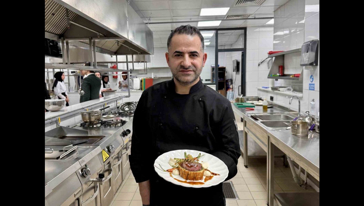 Ağrı İbrahim Çeçen Üniversitesi Gastronomi öğrencileri, deneyimli şeflerden uygulamalı eğitim alıyor