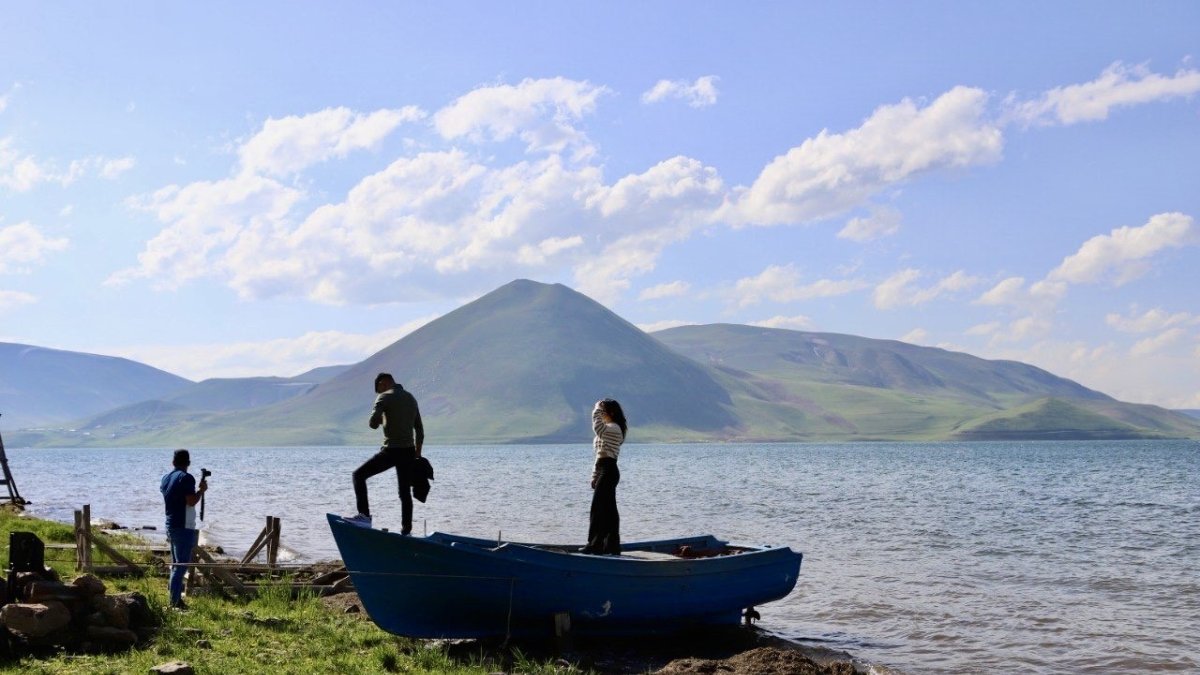 Ağrı'nın Balık Gölü eşsiz güzelliğiyle ziyaretçilerini ağırlıyor