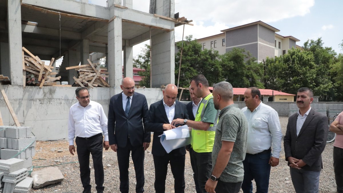 Ağrı Valisi Koç, eğitim ve kültür yatırımlarını inceledi