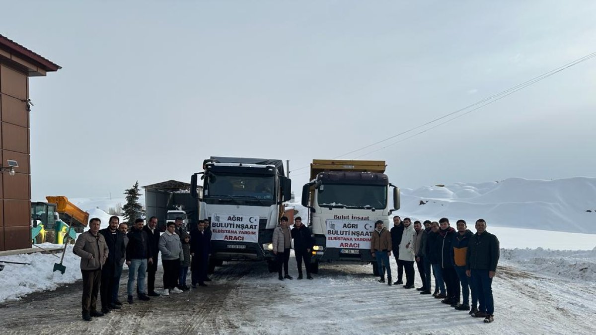 Ağrı’da deprem bölgesine yardımlar devam ediyor