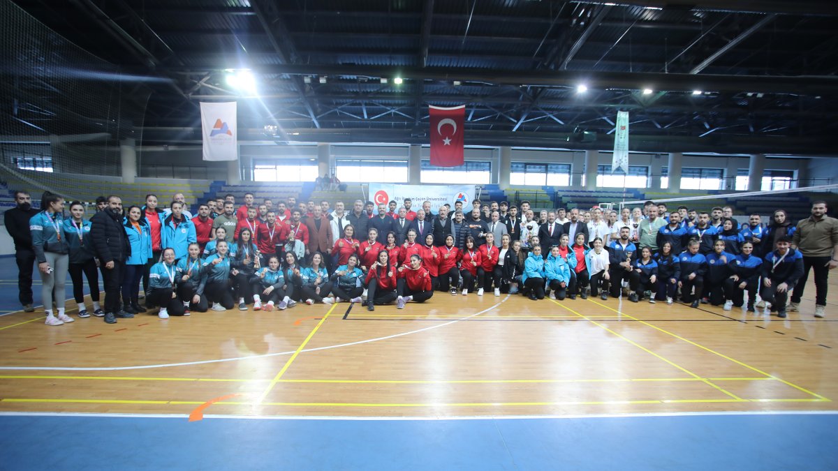 AİÇÜ Ev Sahipliğinde Düzenlenen ÜNİLİG Voleybol Bölgesel Lig Müsabakaları Sona Erdi