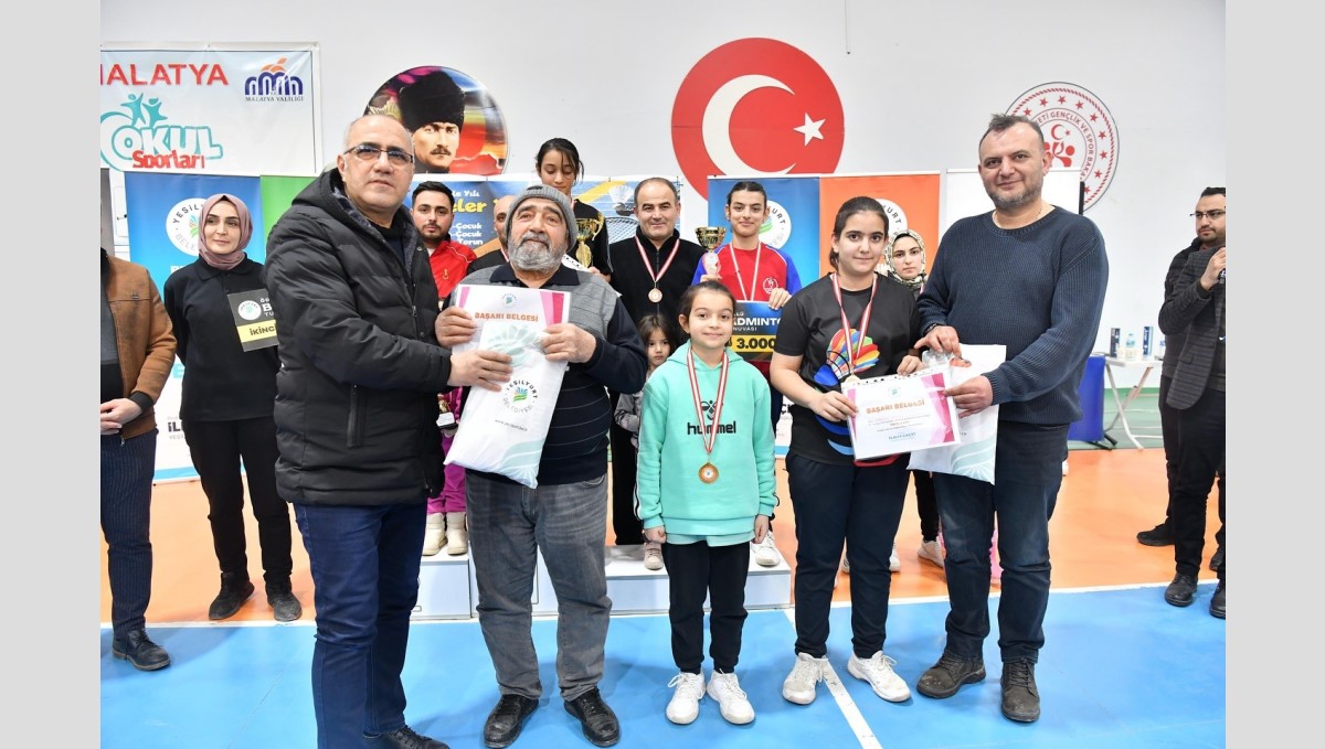 Aileler arası Badminton Turnuvası büyük ilgi gördü