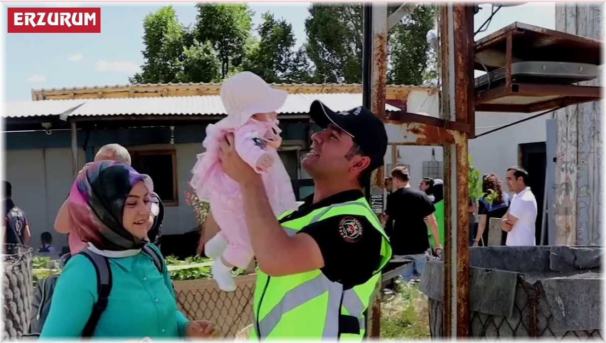 Ailelerinin bindiği araçlar için polis telsizinden şüpheli ihbarı yapıldı