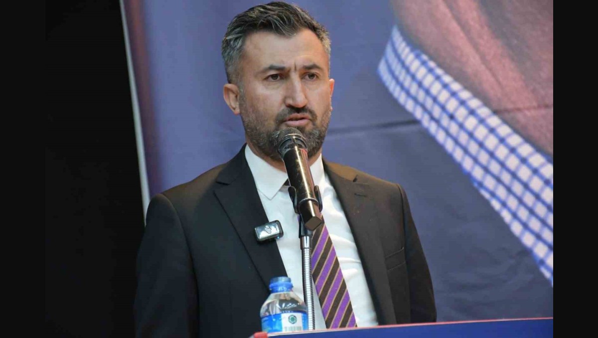 AK Parti Ağrı Kadın Kolları'nda Zeynep Eldem güven tazeledi