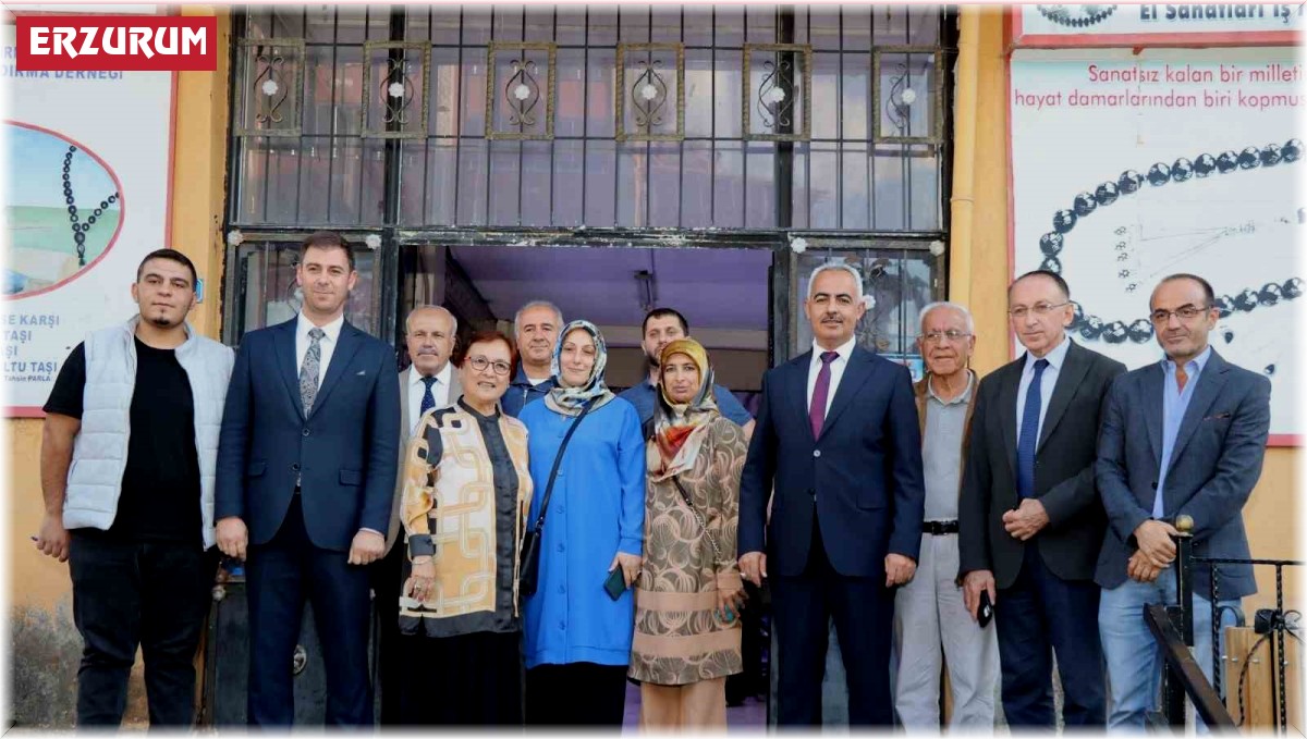 AK Parti MKYK üyesi Dr. Reşide Yüksel Oltu'da vatandaşlarla buluştu