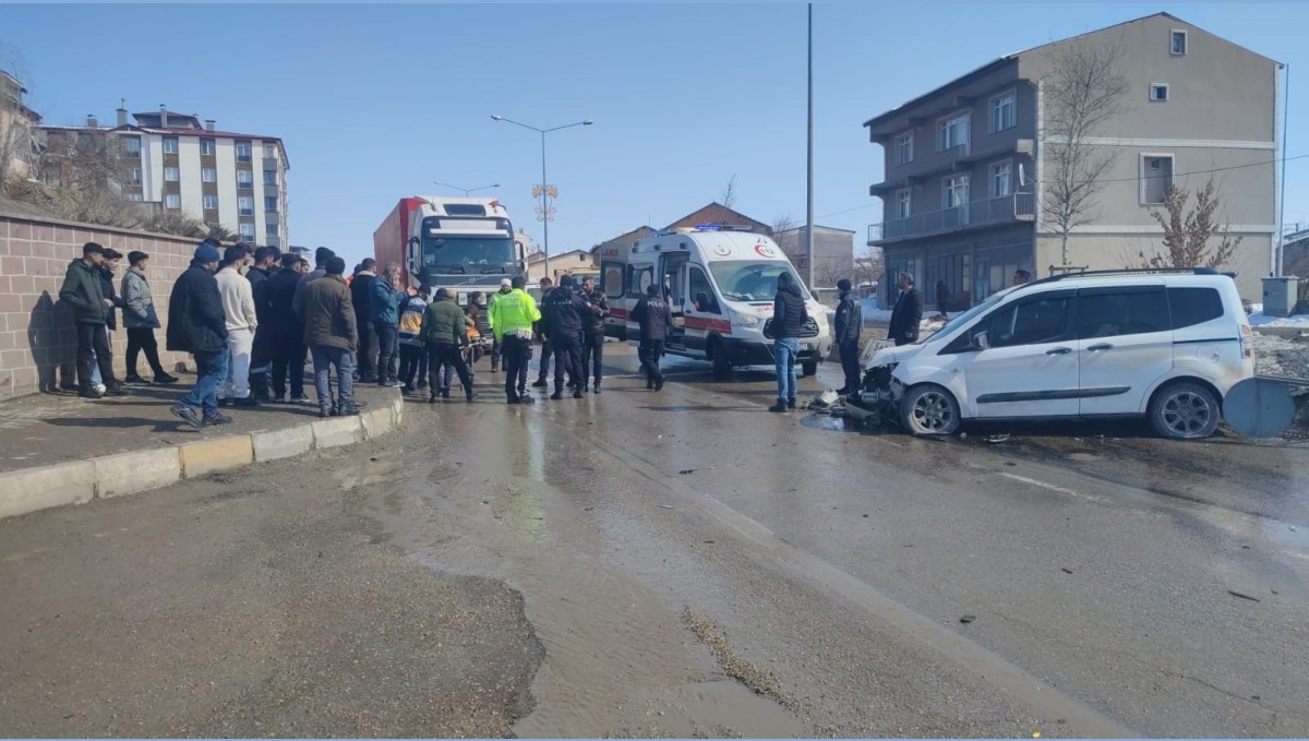 Aşkale de trafik kazası: 2 yaralı