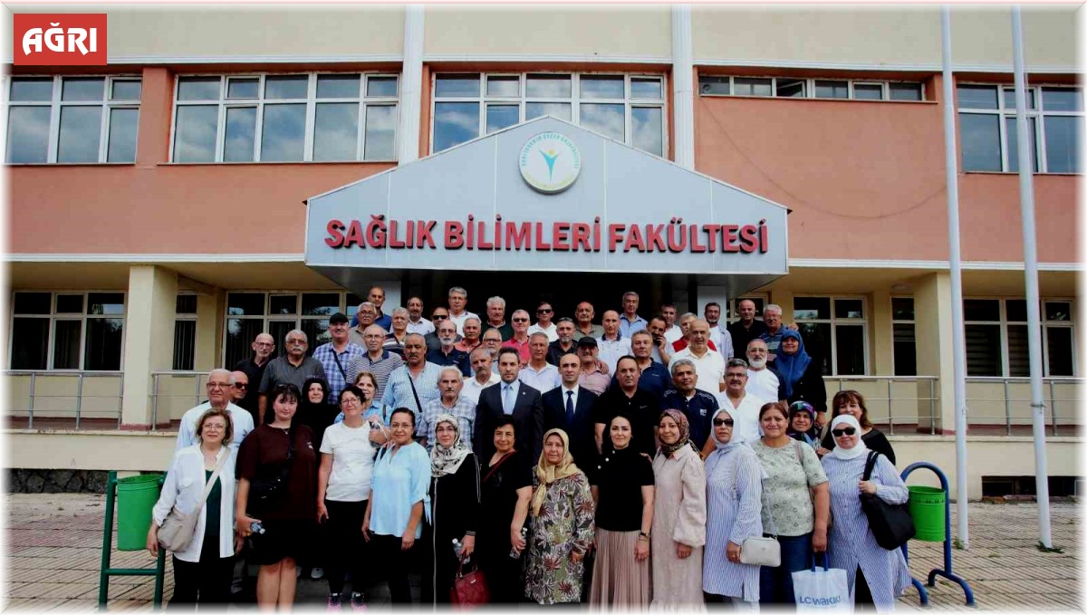 Aynı pozu 42 yıl sonra yeniden verdiler