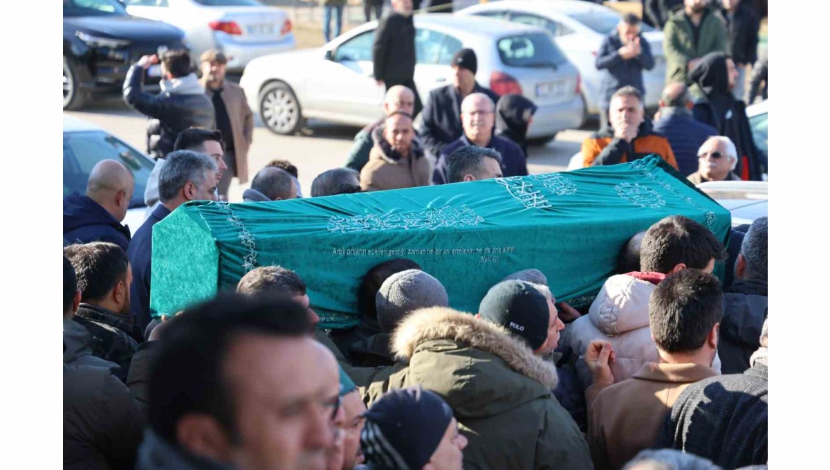 Başından vurulan diş hekimi memleketi Elazığ'da son yolculuğuna uğurlandı