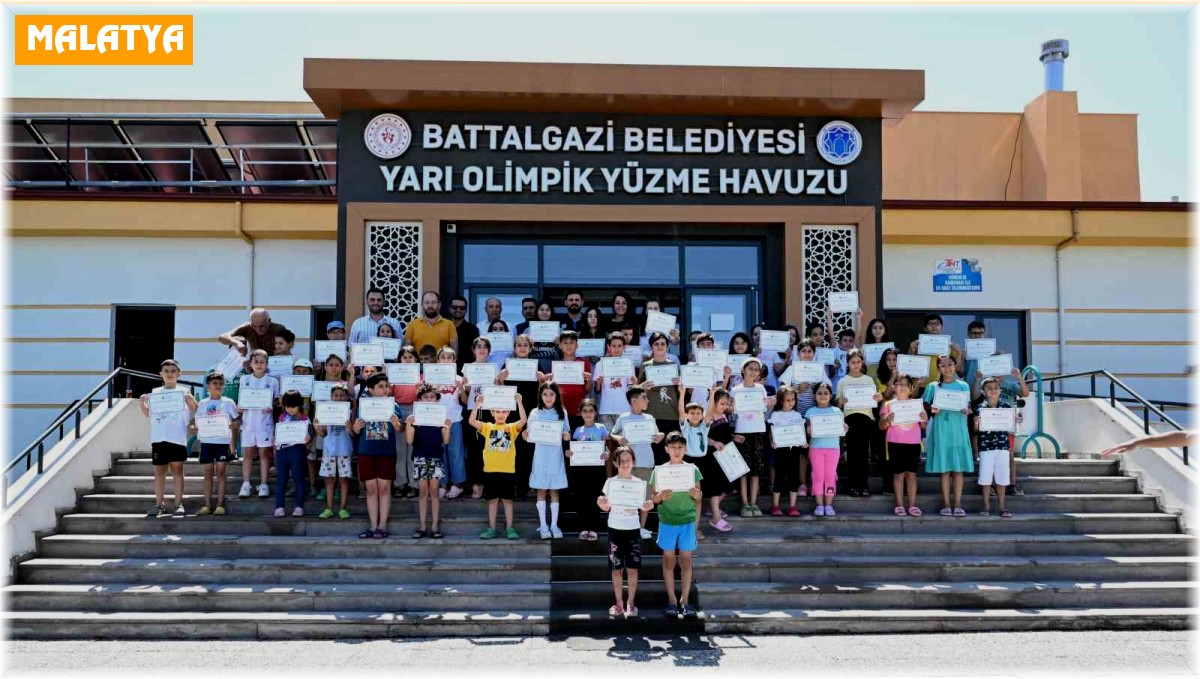 Battalgazi Belediyesi'nin "Yüzme Bilmeyen Kalmasın" projesiyle 110 çocuk yüzmeyi öğrendi