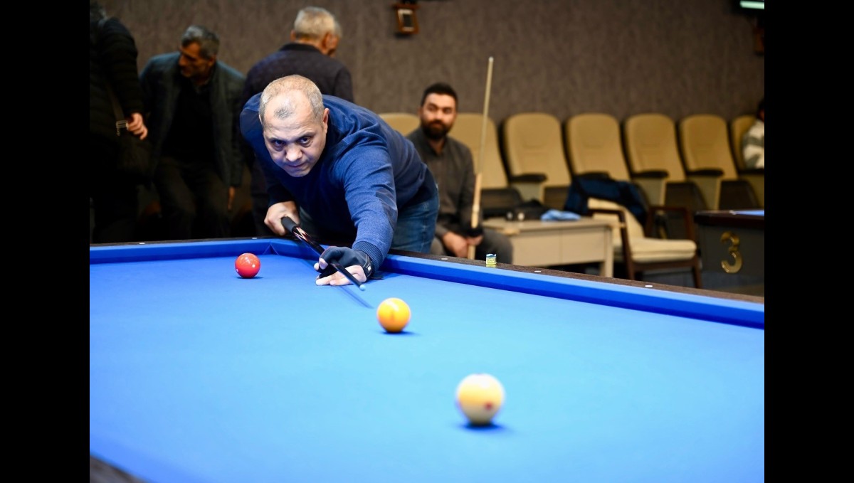 Bilardo tutkunları Yeşilyurt'ta buluştu