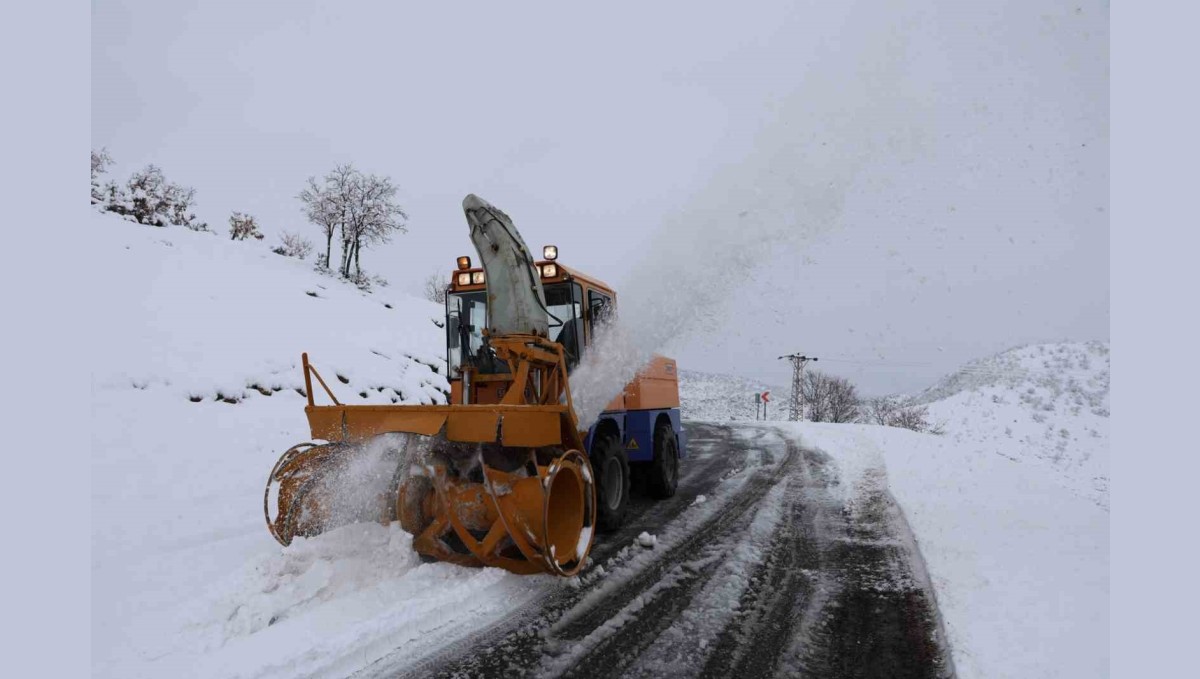 Bingöl'de beyaz esaret: 191 köy yolu ulaşıma kapandı