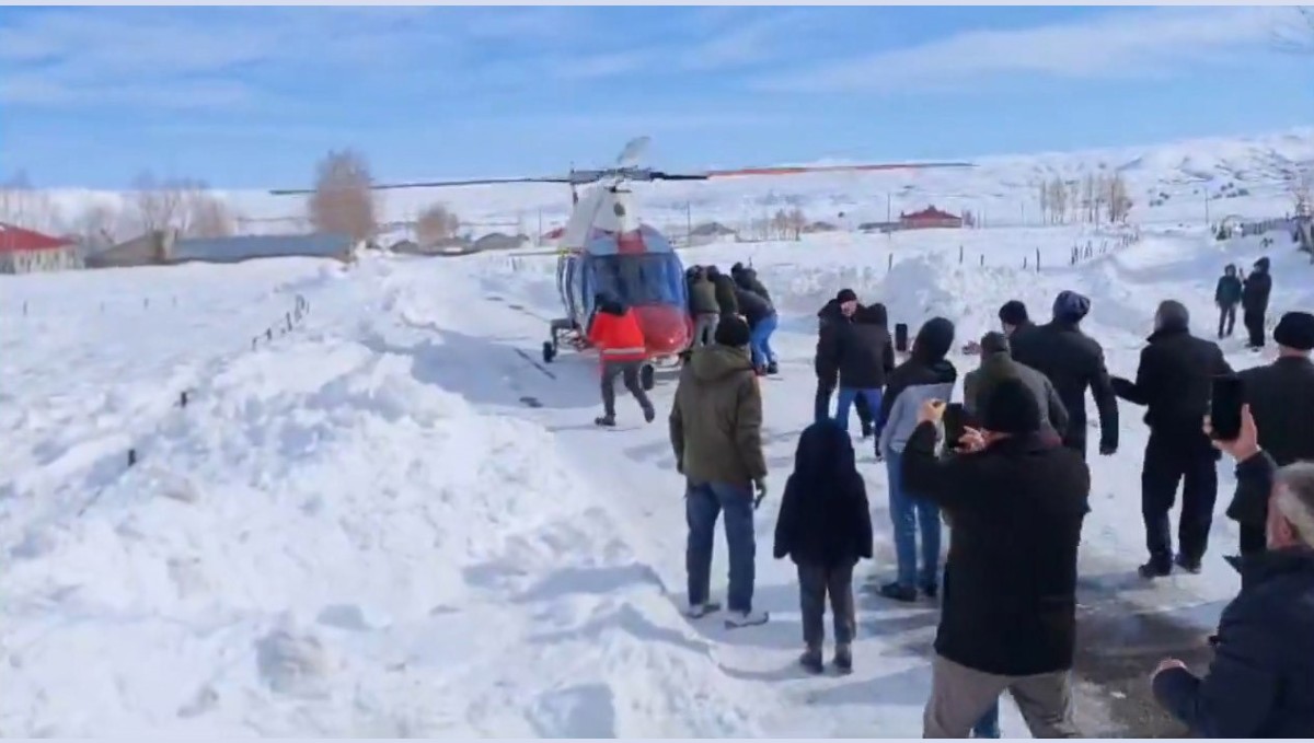 Bingöl'de hastalanan yaşlı adam ambulans helikopterle Erzurum'a sevk edildi