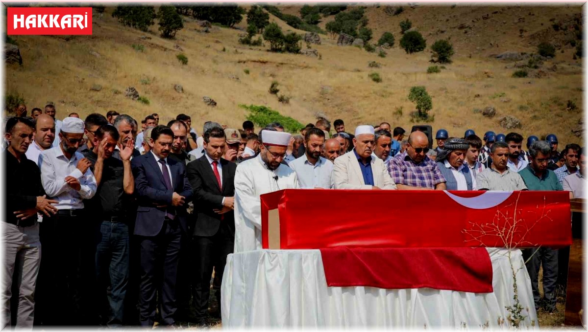 Böbrek yetmezliğinden hayatını kaybeden Gazi Arslan son yolculuğuna uğurlandı