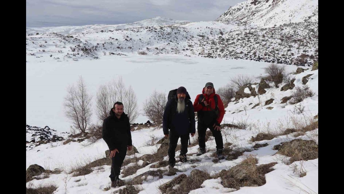 Buz Tutan Pırdanos Gölü büyülüyor