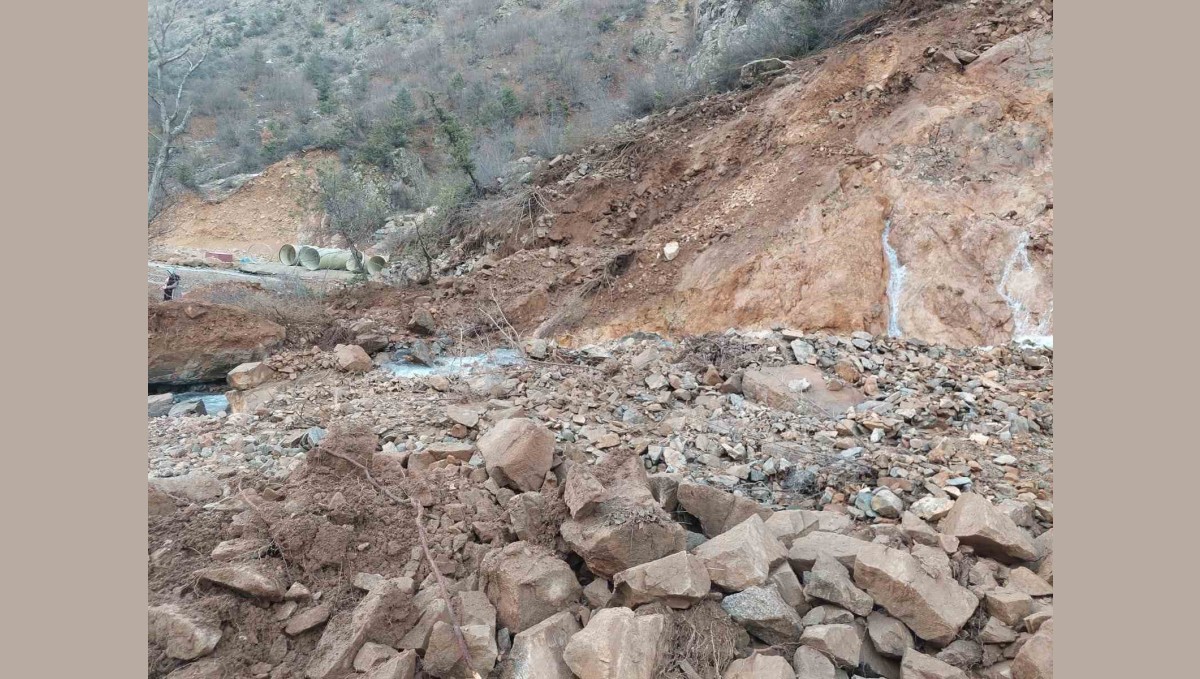 Çamlıkaya HES Tüneli heyelan nedeniyle ulaşıma kapandı