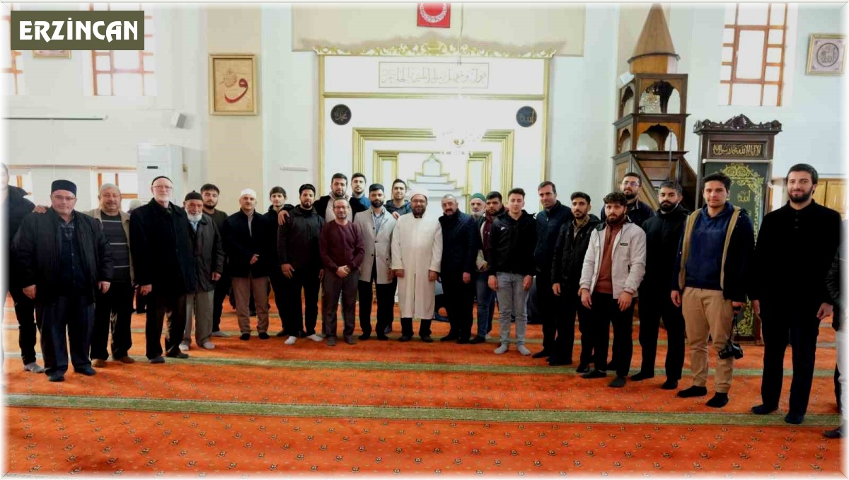 'Cumartesi Günü Sabah Namazı ve Gençlik Buluşması' programları Camii Kebir Camii'nde başladı