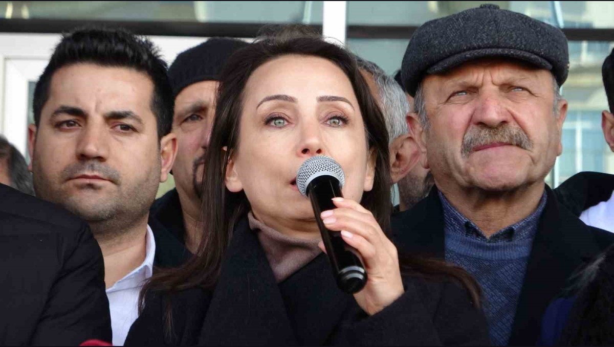 DEM Parti'li Hatimoğulları: "Bu diyalogun barışla taçlanmasından yanayız"