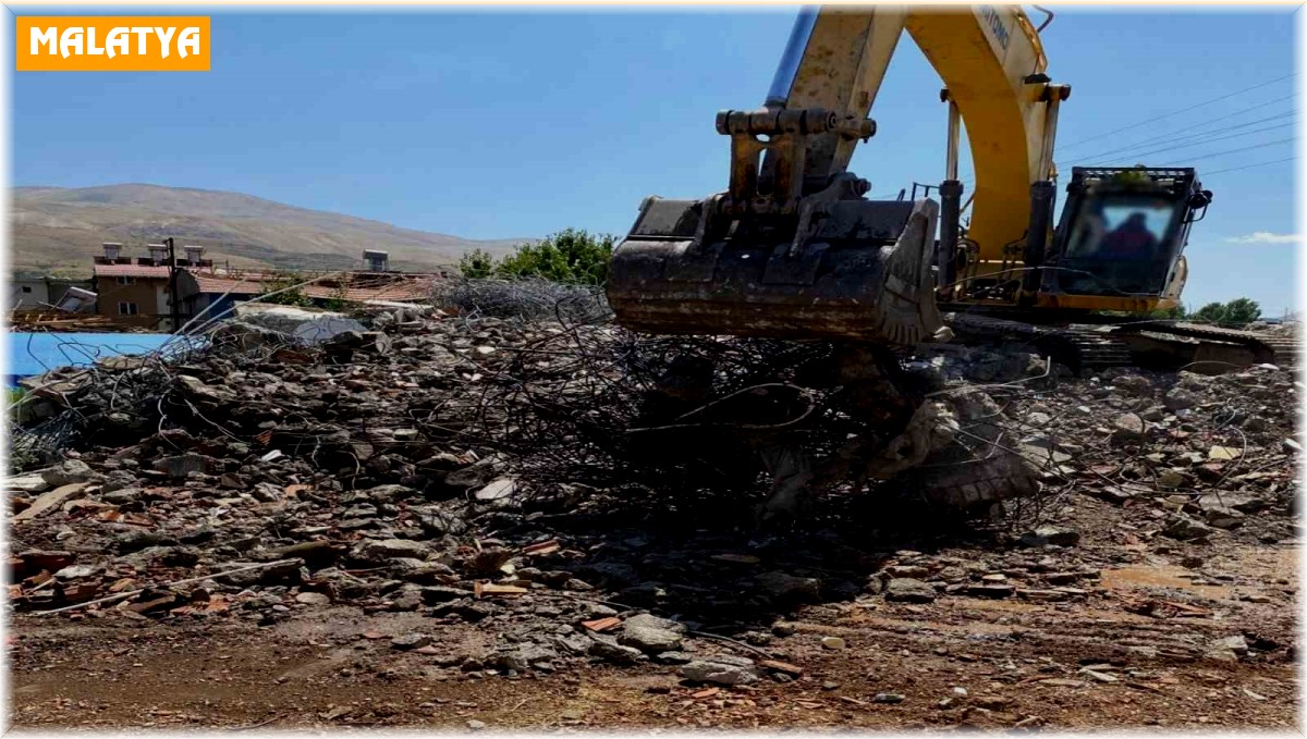 Deprem bölgesi Malatya'da yıkım yolsuzluğu: 5 tutuklama