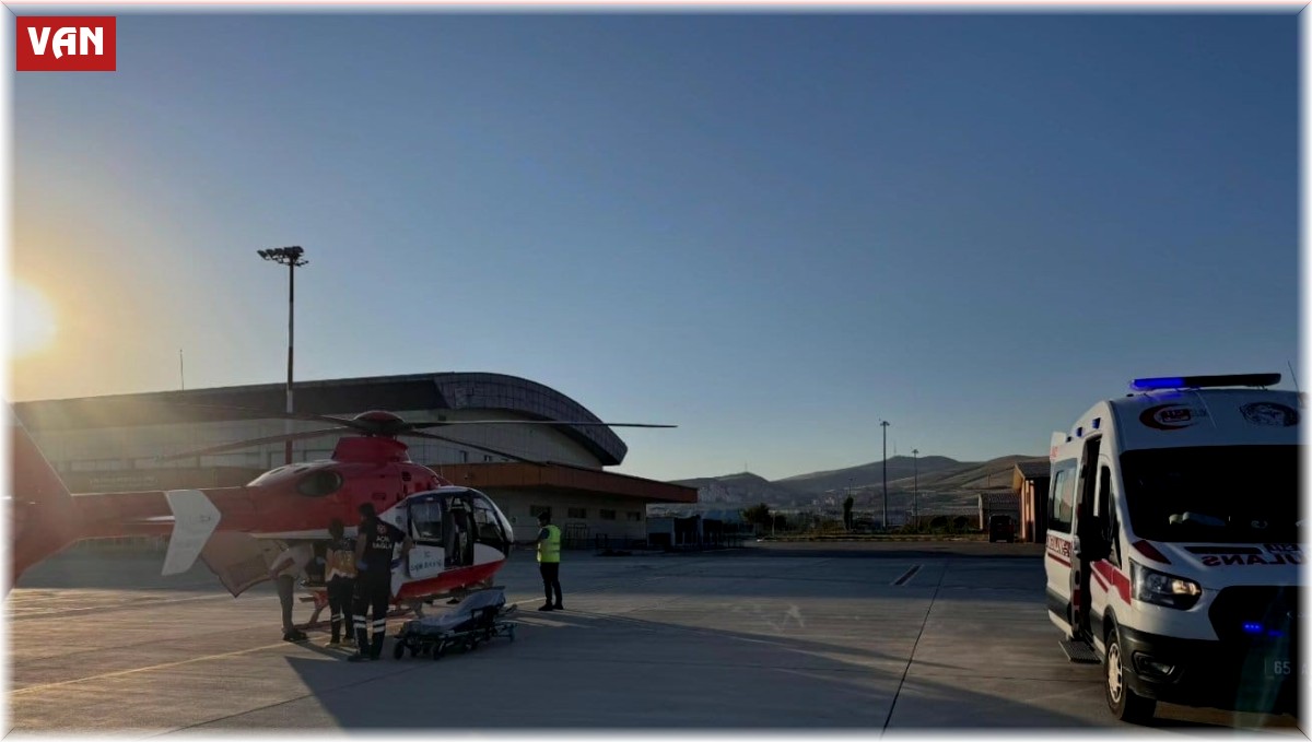 Doğum hastası kadın için helikopter ambulans havalandı