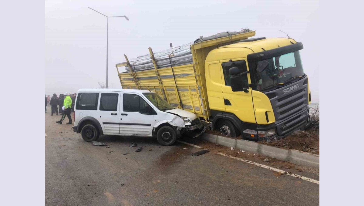 Elazığ'da 2 saatte 2 büyük zincirleme kaza: 13 araç çarpıştı, 7 yaralı