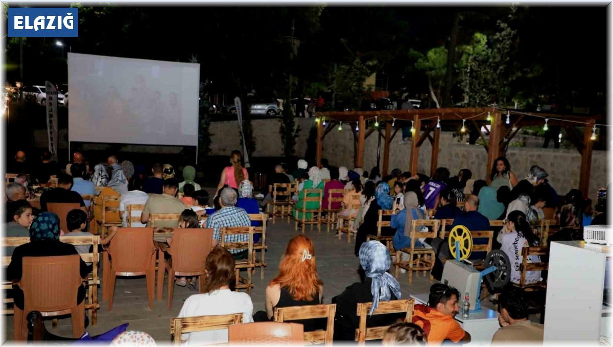 Elazığ'da 'Açık Hava Sinema Günleri' başladı