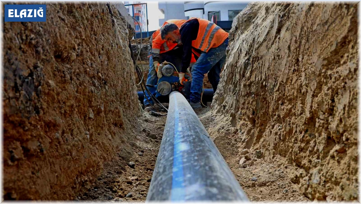 Elazığ'da altyapı yenileme çalışmaları sürüyor