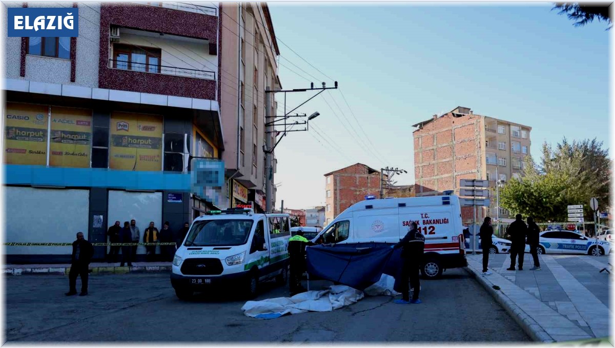 Elazığ'da beton pompa aracının çarptığı yaşlı adam hayatını kaybetti