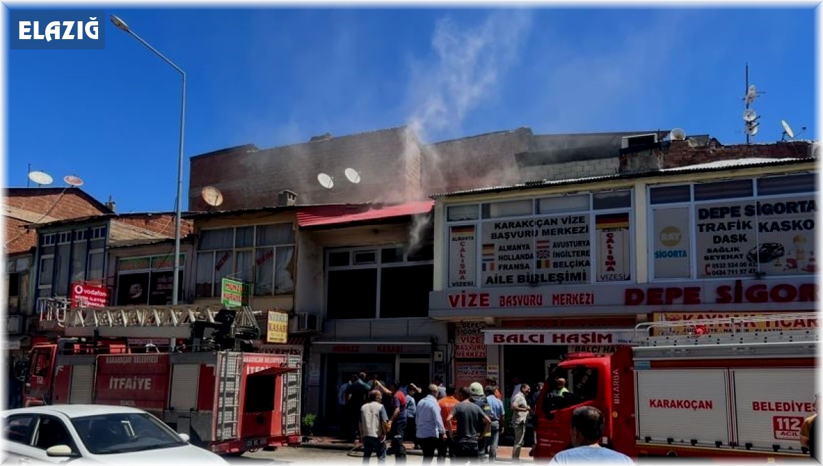 Elazığ'da çatı yangını