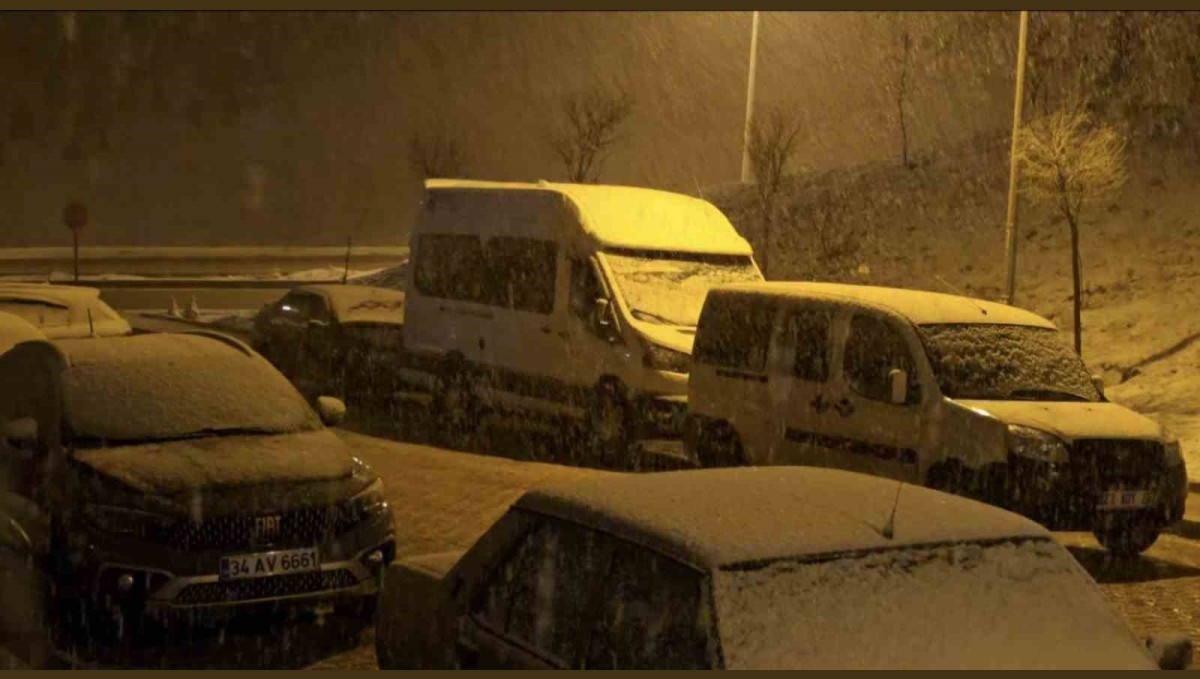 Elazığ'da kar yağışı etkisini sürdürüyor