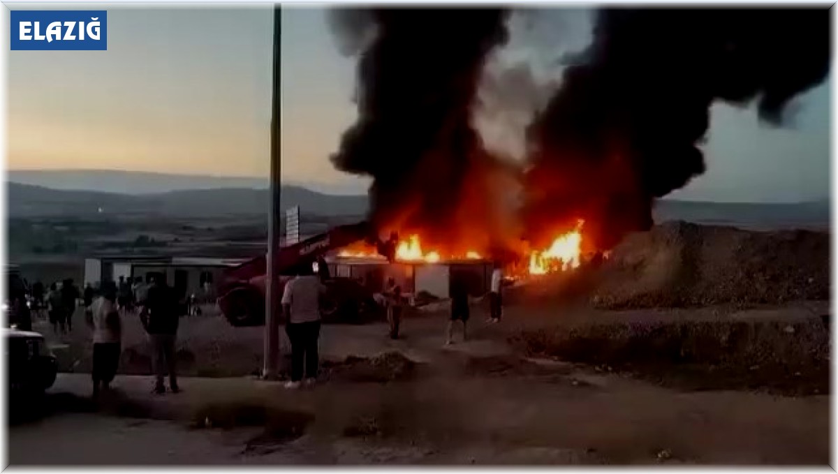 Elazığ'da konteyner yangını