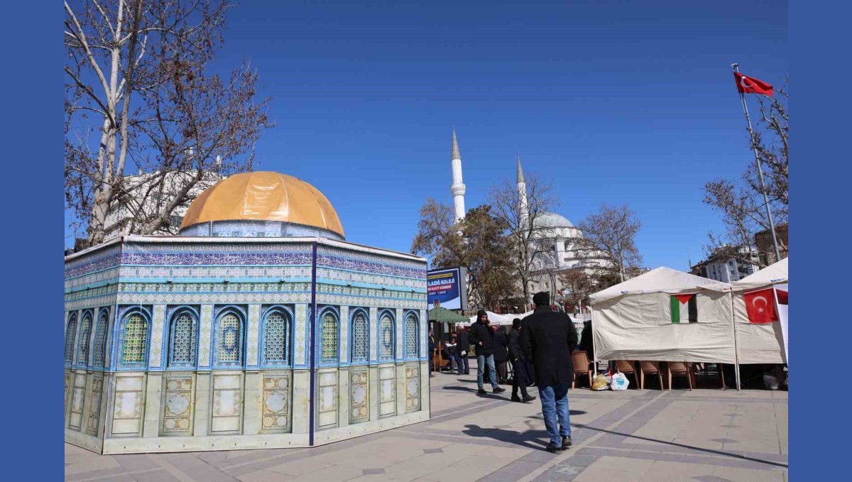 Elazığ'da Kubbetüs Sahra maketi kuruldu