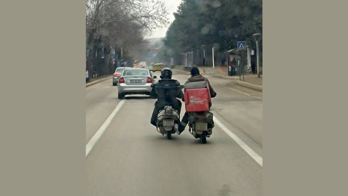 Elazığ'da motokuryenin tehlikeli yolculuğu