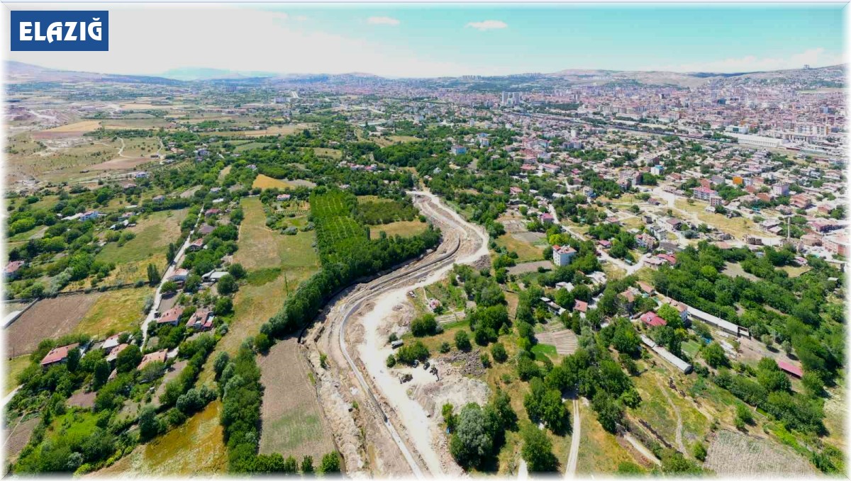 Elazığ'da taşkın koruma inşaat çalışmaları sürüyor