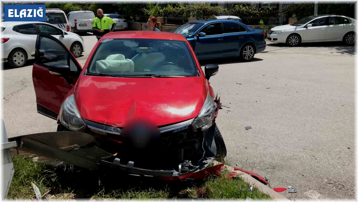 Elazığ'da trafik kazası: 2 yaralı