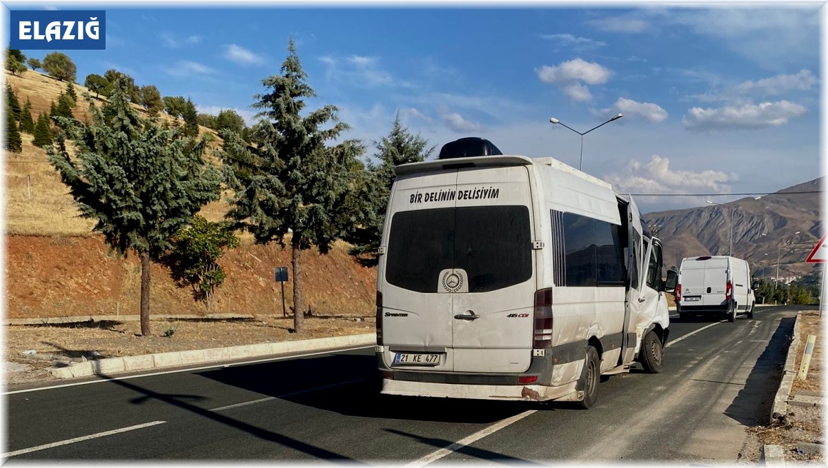 Elazığ'da trafik kazası: 2 yaralı