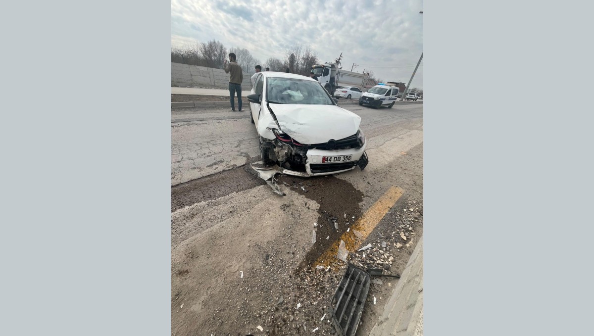 Elazığ'da trafik kazası: 2 yaralı